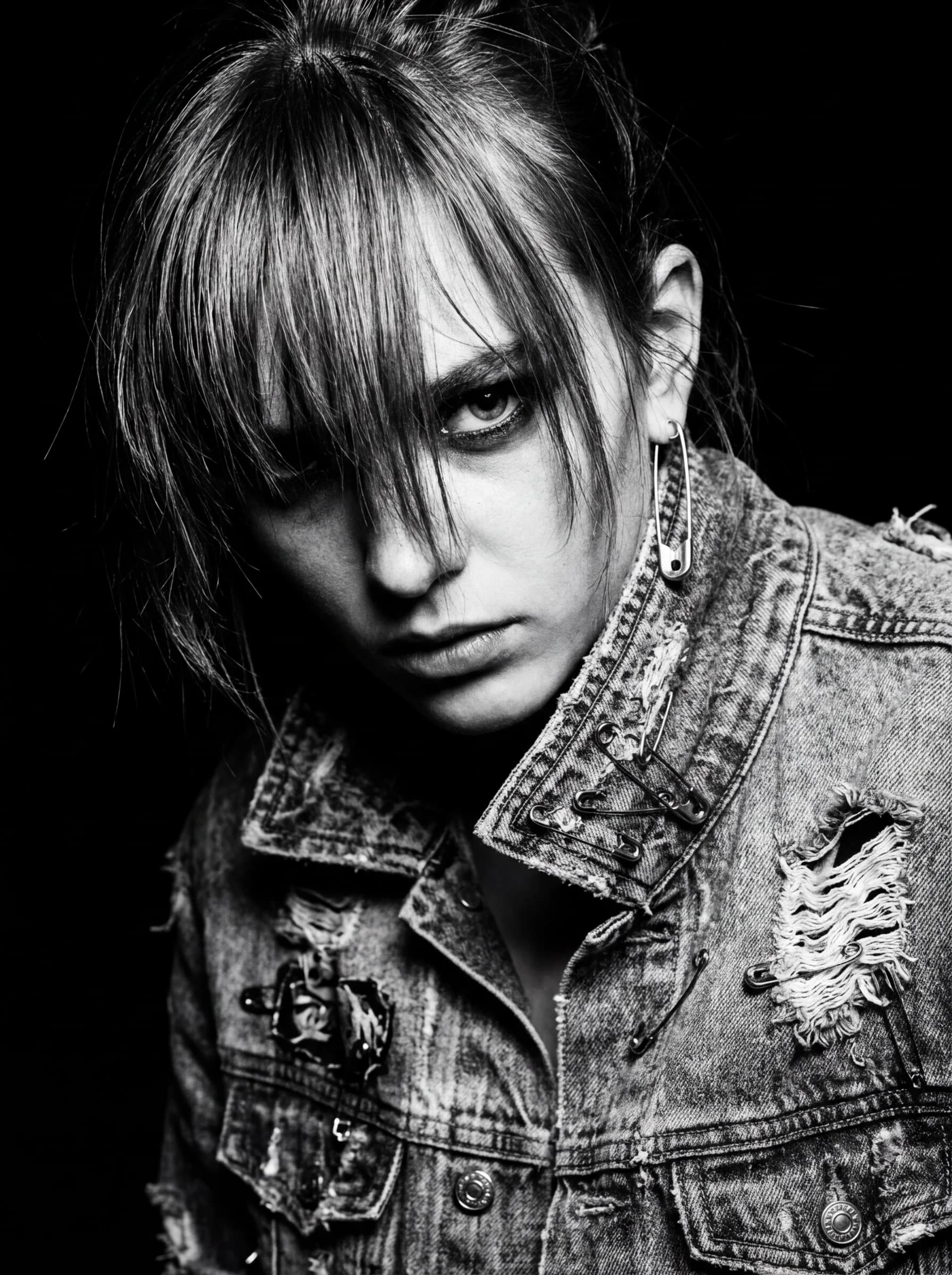 Grunge / 90s Alternative fashion photography example 3